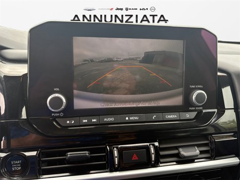 Used 2025 Nissan Pathfinder SV image 13
