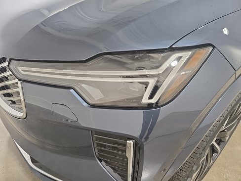 New 2026 Volvo XC90 B6 Plus w/ Protection Package image 10