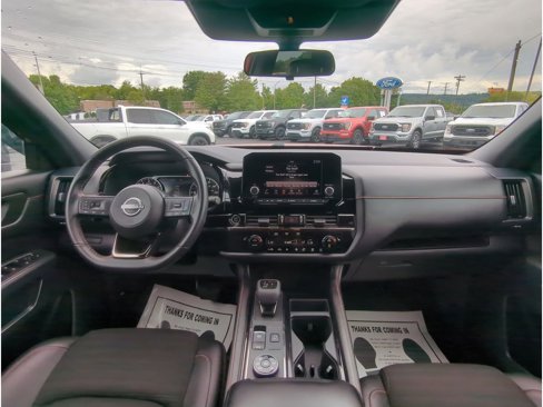 Used 2024 Nissan Pathfinder Rock Creek image 13