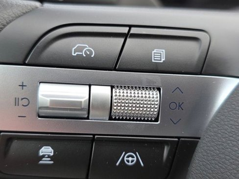 Certified 2025 Hyundai Tucson SE image 5