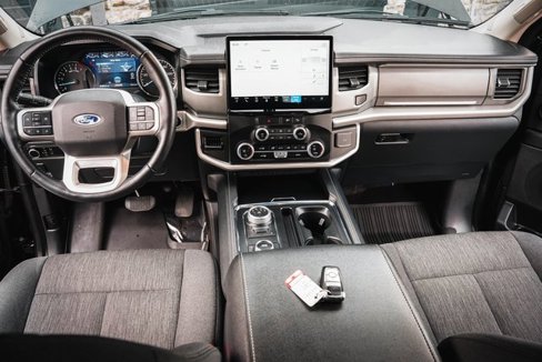 Used 2023 Ford Expedition XLT image 31