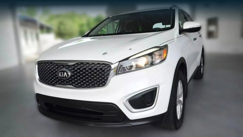 Used 2018 Kia Sorento LX image 3