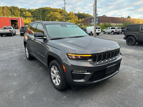 Used 2022 Jeep Grand Cherokee Limited w/ Trailer Tow Prep Group (B) image 3