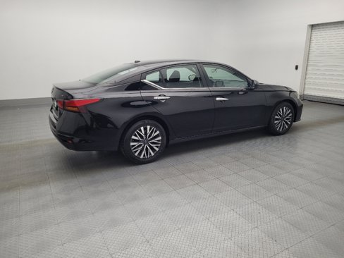 Used 2024 Nissan Altima 2.5 SV image 10