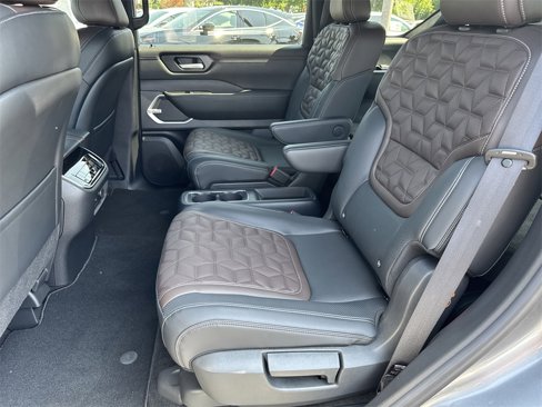 New 2025 Nissan Armada Platinum Reserve image 13