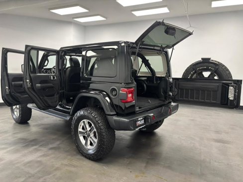 Used 2018 Jeep Wrangler Unlimited Sahara image 33