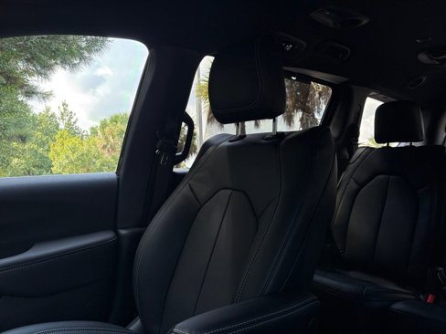 New 2026 Chrysler Pacifica Select image 17