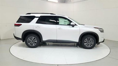 New 2025 Nissan Pathfinder SV w/ Cargo Package image 9