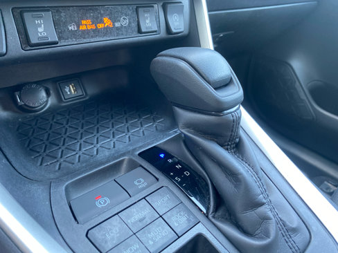 Used 2024 Toyota RAV4 XLE image 25