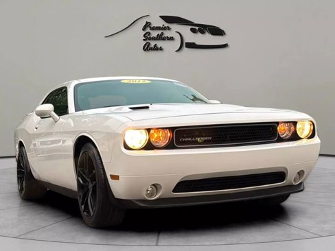 Used 2012 Dodge Challenger SXT Plus image 9
