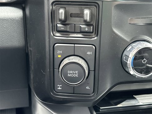 New 2025 Ford F250 Lariat image 28