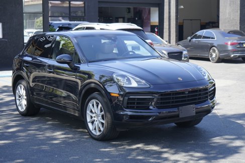 Used 2021 Porsche Cayenne w/ Premium Package image 6