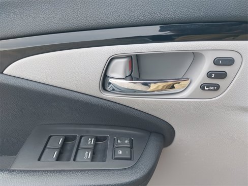 Used 2019 Honda Pilot Touring image 12