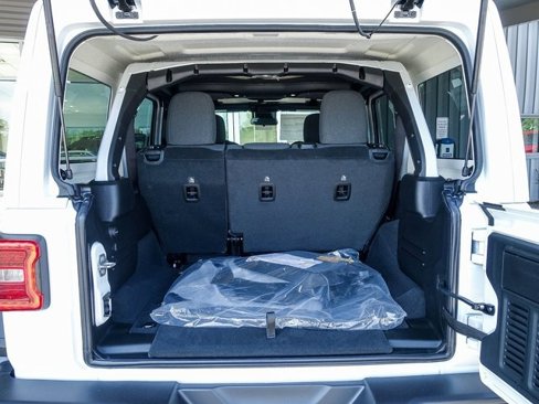 New 2025 Jeep Wrangler Unlimited Rubicon image 25