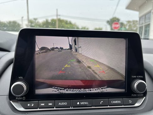 Used 2024 Nissan Rogue SV image 18