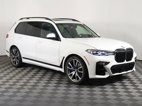 Used 2022 BMW X7 M50i image 2