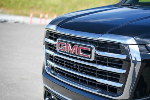 Used 2025 GMC Yukon Elevation image 11