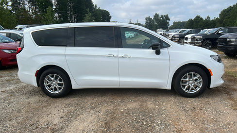 New 2026 Chrysler Voyager LX image 7