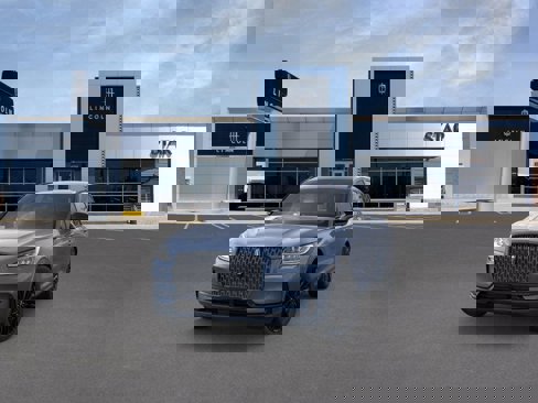 New 2025 Lincoln Corsair AWD w/ Equipment Group 101A image 2