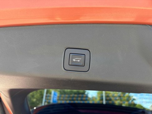 Used 2022 Chevrolet TrailBlazer LT w/ Sun and Liftgate Package image 38