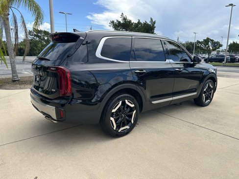 Used 2023 Kia Telluride S image 4
