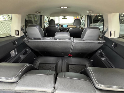 Used 2024 Volkswagen Atlas SE image 37