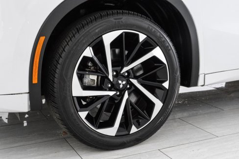 Used 2022 Mitsubishi Outlander SEL image 54