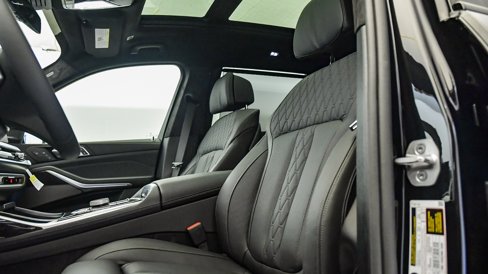 New 2026 BMW X7 M60i image 25