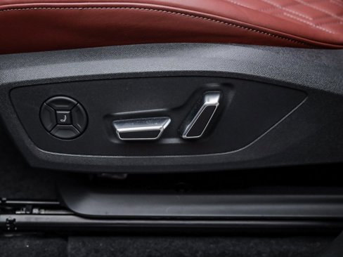 New 2025 Audi SQ6 e-tron Prestige image 23