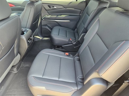 New 2026 Chevrolet Traverse Z71 w/ Driver Confidence Package image 15