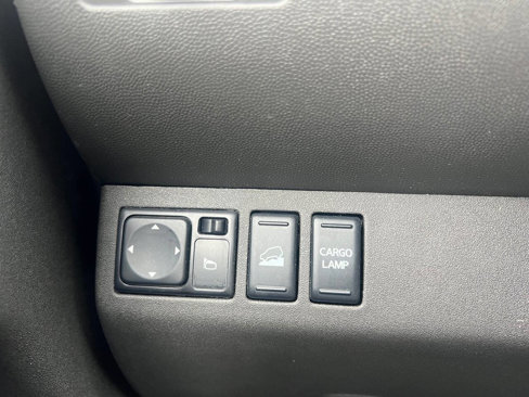Used 2018 Nissan Frontier SV image 17