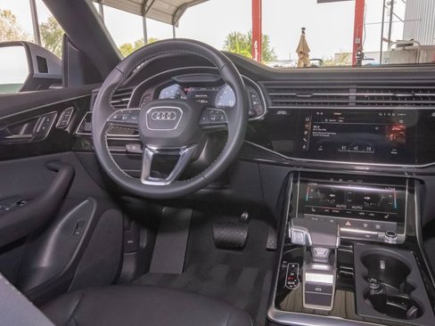 Certified 2025 Audi Q8 Premium image 39