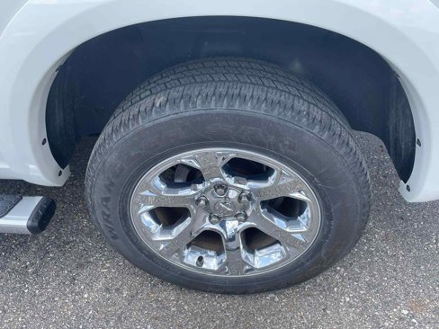 Used 2017 RAM 1500 Laramie w/ Convenience Group image 10