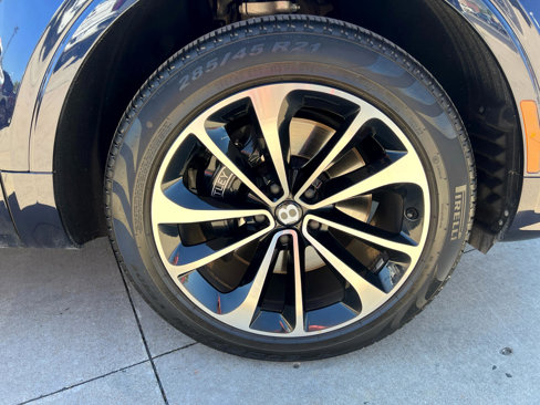 Used 2023 Bentley Bentayga image 12