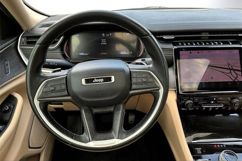 Used 2022 Jeep Grand Cherokee L Limited image 10