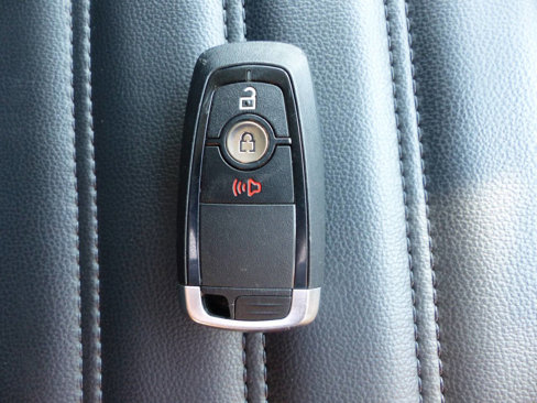 Used 2024 Ford Edge SEL image 45
