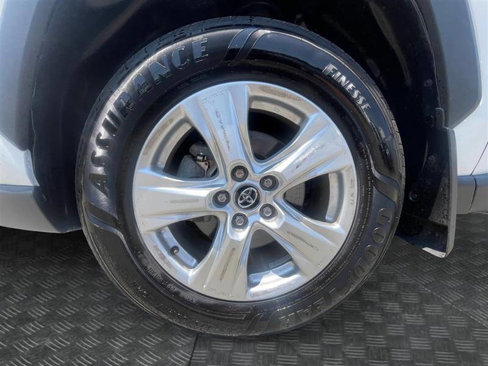 Used 2021 Toyota RAV4 XLE image 14