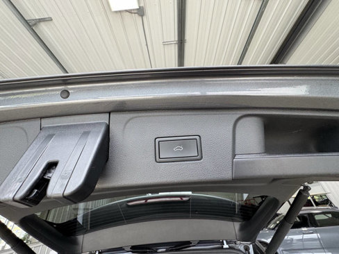 Used 2024 Volkswagen Atlas SE image 41