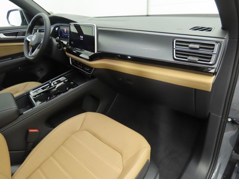 New 2026 Volkswagen Atlas Cross Sport SEL R-Line image 17
