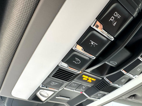 Used 2013 Porsche Cayenne image 28