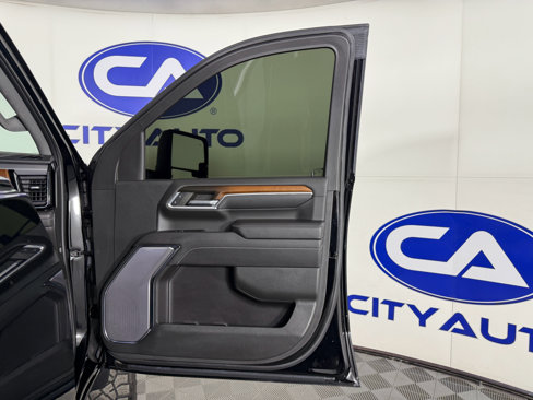 Used 2024 GMC Sierra 3500 Denali w/ Denali Reserve Package image 11