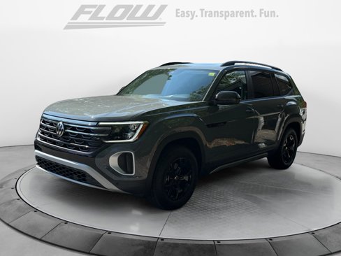 New 2025 Volkswagen Atlas Peak Edition SE image 3