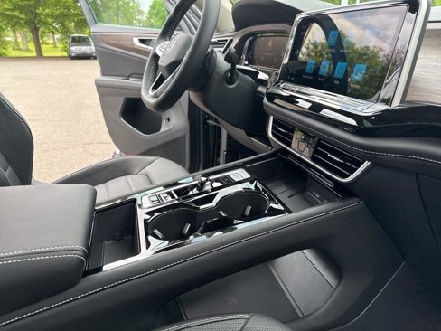 New 2025 Volkswagen Atlas SEL image 34