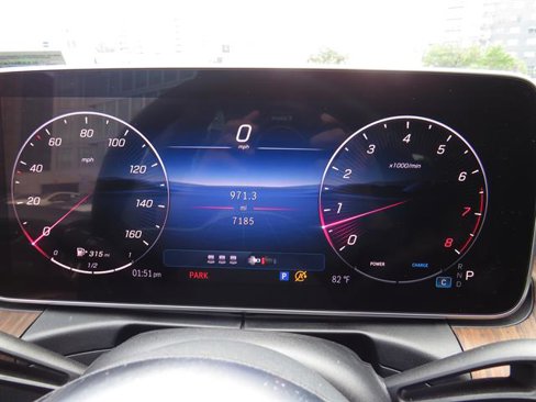 Used 2025 Mercedes-Benz C 300 4MATIC Sedan image 13