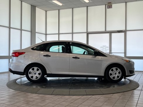 Used 2016 Ford Focus S image 8