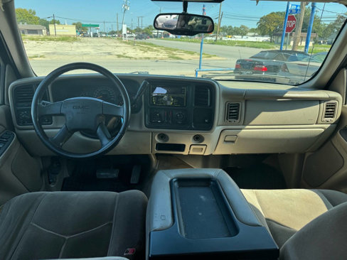Used 2004 GMC Yukon XL SLE image 9