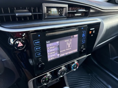 Used 2017 Toyota Corolla L image 3