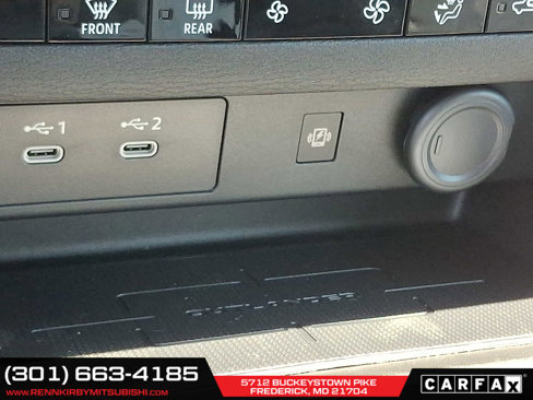 New 2025 Mitsubishi Outlander SE image 19