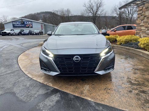 Used 2024 Nissan Altima 2.5 SV w/ SV Premium Package image 4
