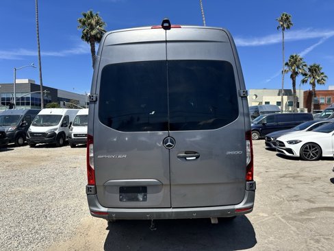 Used 2022 Mercedes-Benz Sprinter 2500 image 10